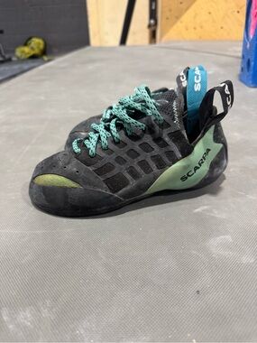 Scarpa Instinct LV lace 39 EU